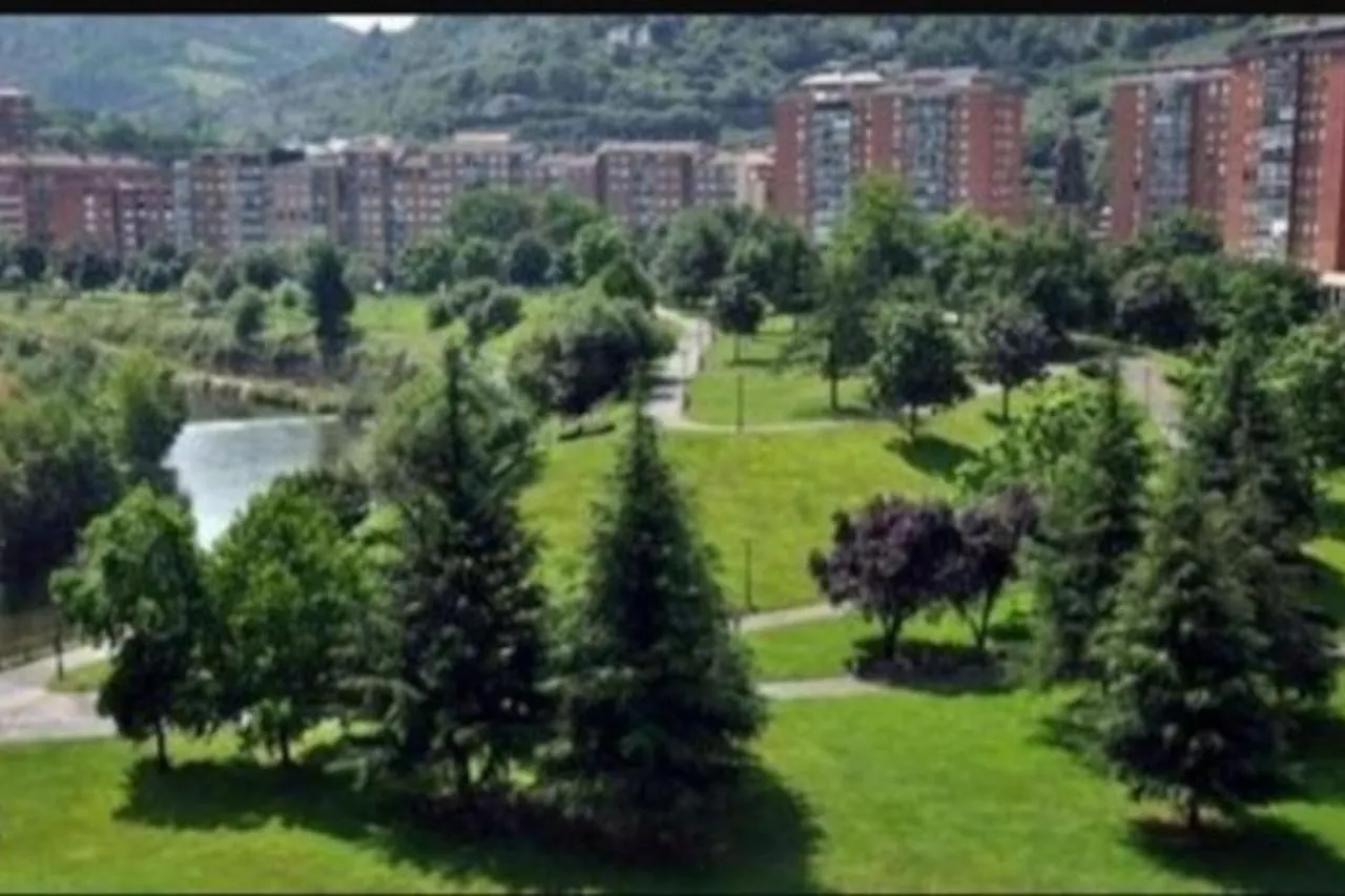 Zona Tranquila, Cerca Del Casco Antiguo. Ebi02480 Appartement Bilbao Spanje